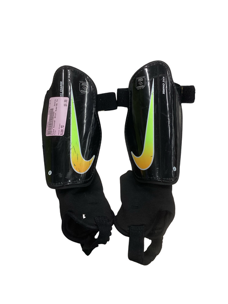 Used ATHLETIC WORKS SHIN GUARDS YTH XS Soccer Shin Guards Youth