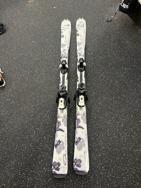Used Elan ZEST studio Womens 158cm Snow Skis w/ EL 7.5 Bindings