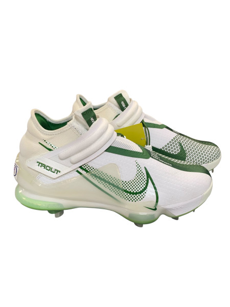 Used Nike FLYWIRE AIR CLIPPER BB/SB Cleats Black And White  display picture 1