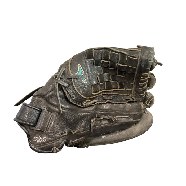 Used Reebok VR6000 GLOVE BB/SB Glove RH Throw Black 12 3/4
