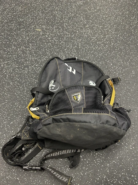 isabella north face backpack dimensions Women's by The Asphalt Grey Light Heather and TNF Black and daisy GigaTent Stowaway, Travel, Camping, firefighting size:L 26 x W 13 x H 34 cm