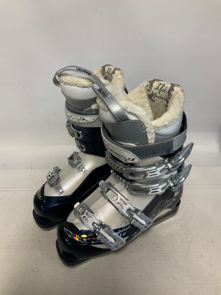 salomon divine 5 ski boots women& 39 4 Womens 2010 women's ski boots SALOMON DIVINE