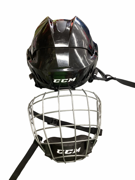 cage at front of football helmet The Facemask for Riddell SpeedFlex  SLEEFS The Cage Football Facemask for Riddell SpeedFlex Football Facemask for Riddell SpeedFlex is the perfect addition for any fan looking to showcase their love for football and iconic characters The Dandy One wearing a