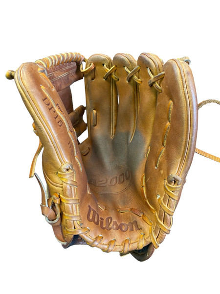Used Wilson A3000 EXO BB/SB Glove RH Throw Black 12 1/2