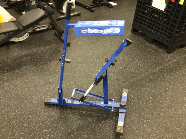 Used Louisville Slugger BLUE FLAME ULTIMATE PITCHING MACHINE BB/SB