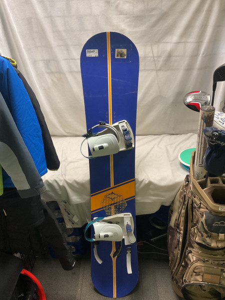 Used Signal OMNI SNOWBOARD WITH BINDINGS Mens Board/Bindings Black