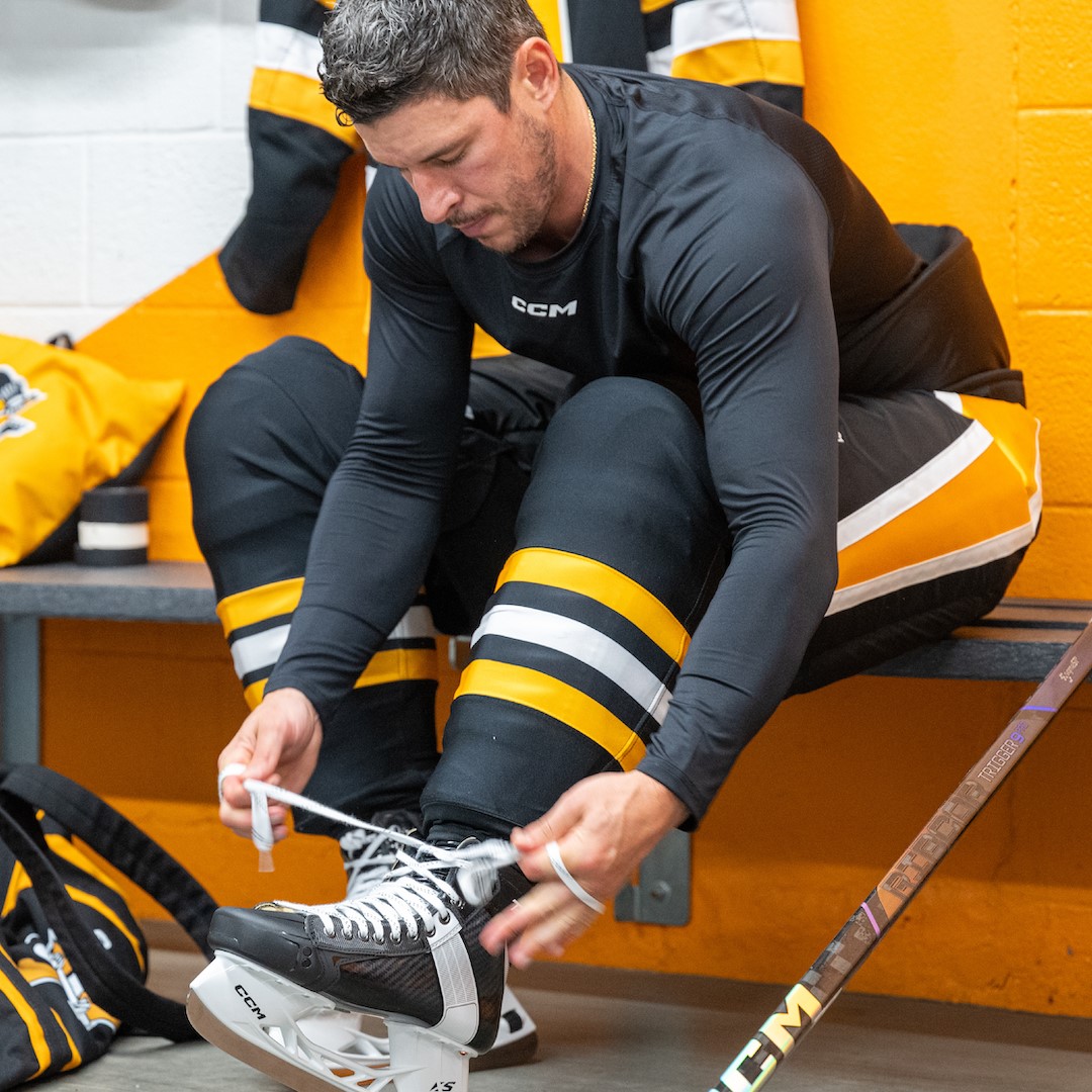 Sid lacing up