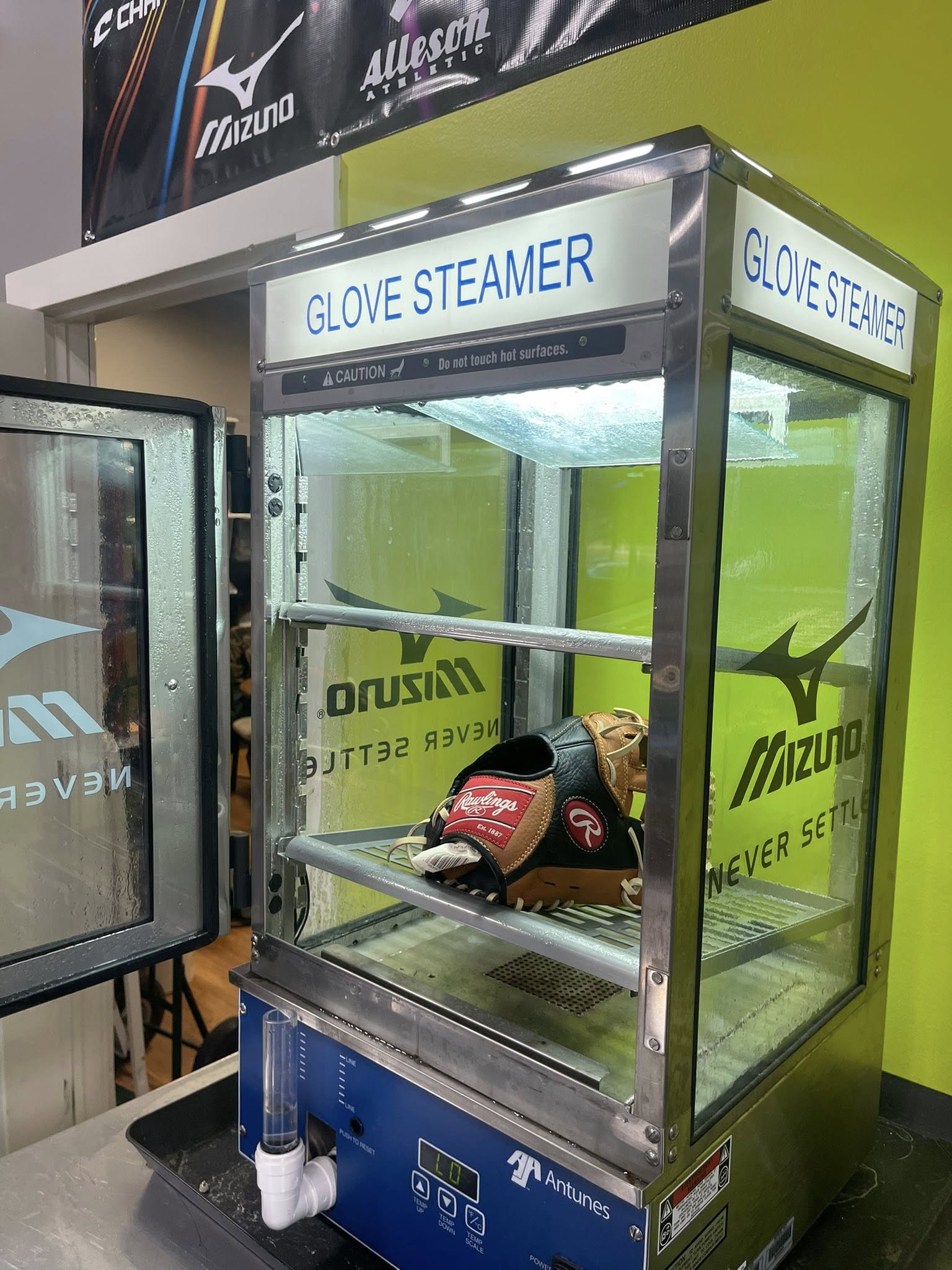 Glove steamer