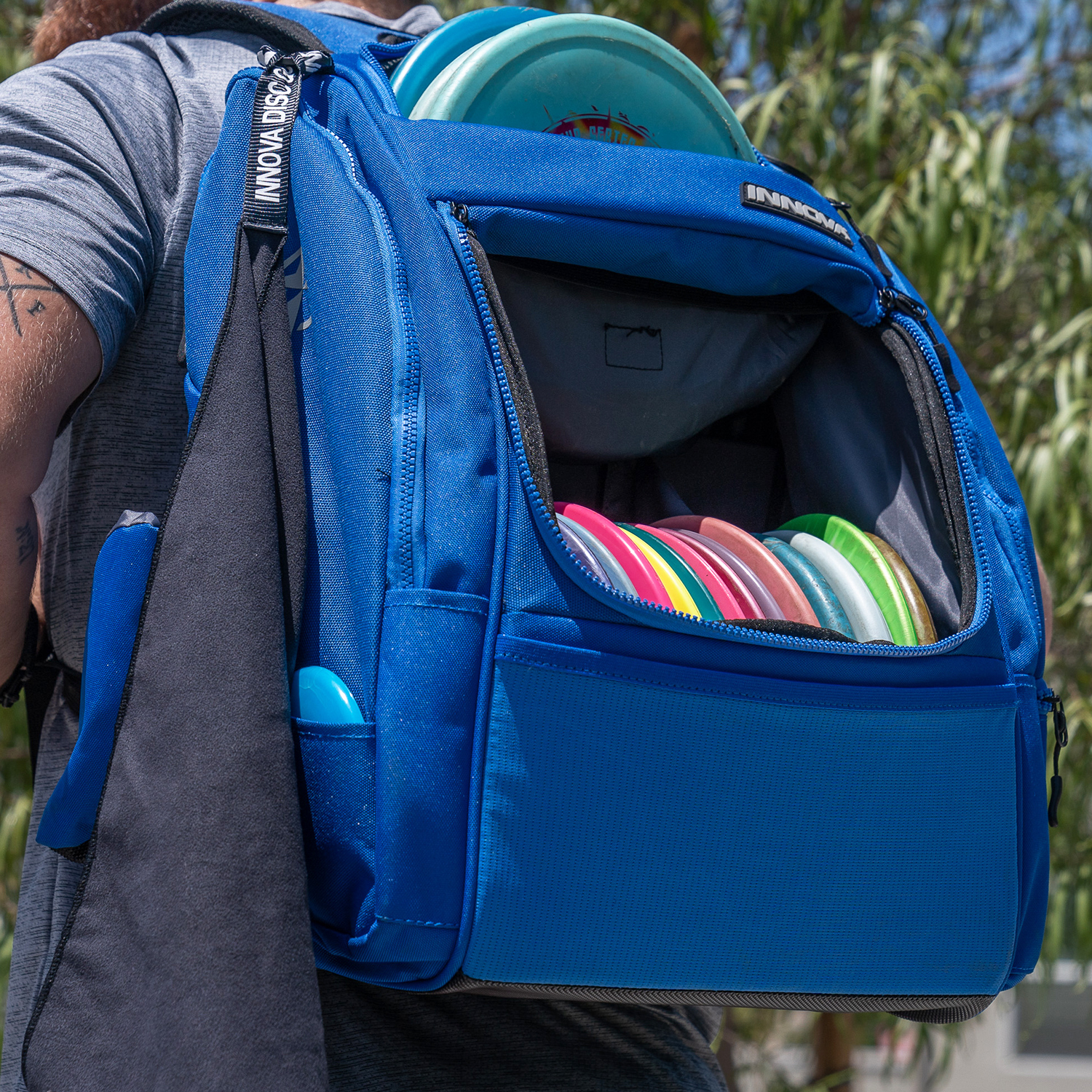 Disc Golf bag on guys back