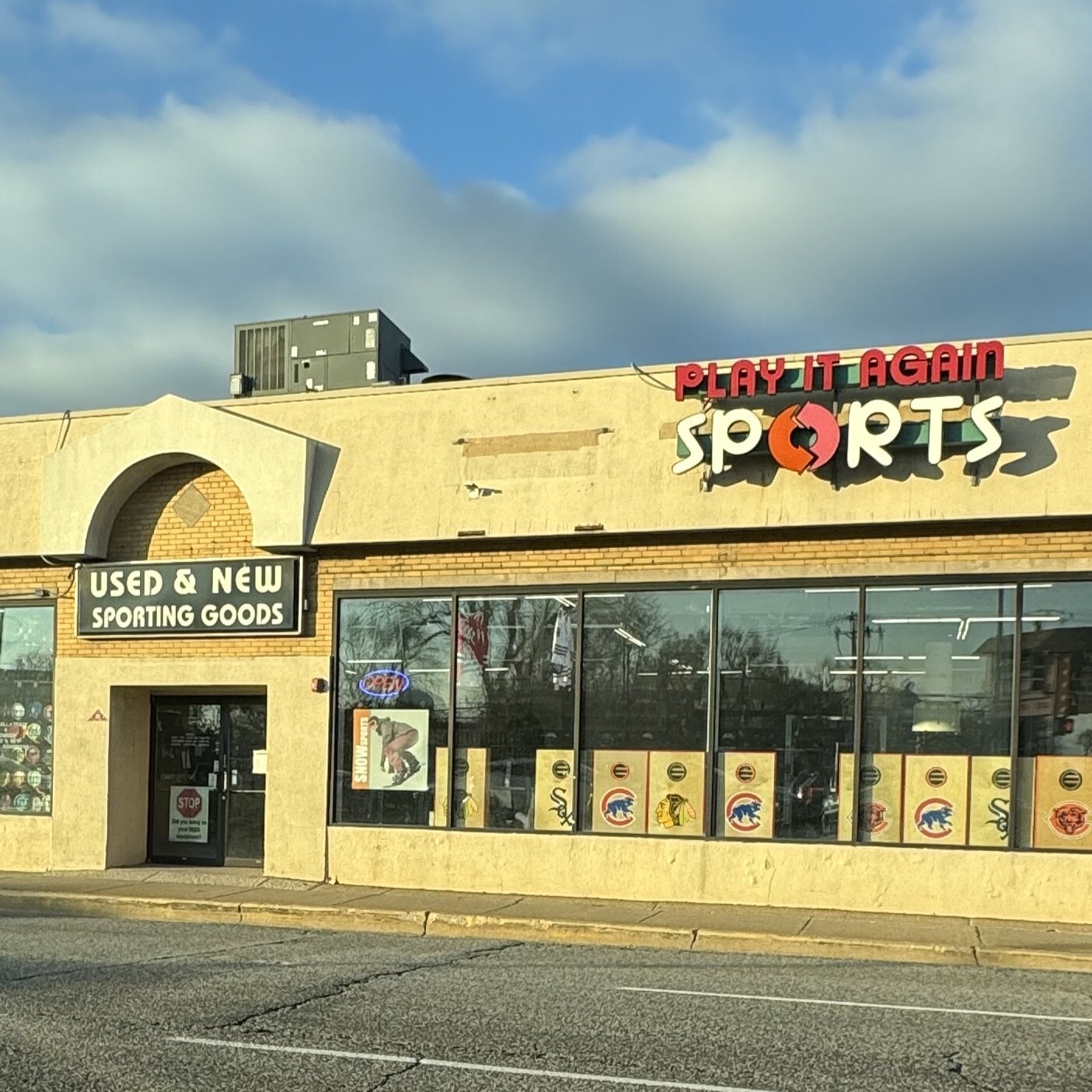 Storefront of Play It Again Sports Oak Lawn, IL