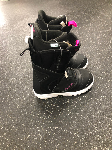 Used Burton MINT Womens Snowboard Boots Black Senior 7.5