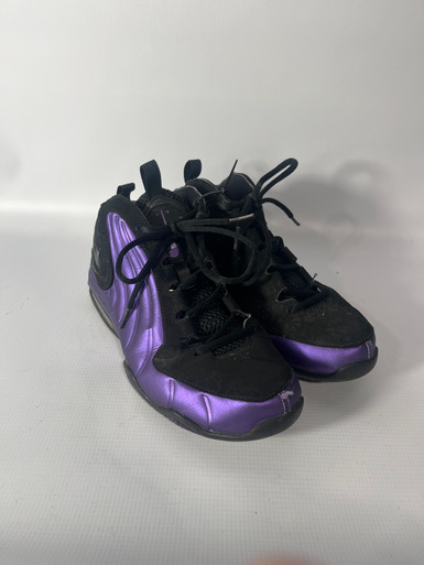 Purple Basketball Shoes Nike Air Max Wavy On Feet Used Nike NIKE