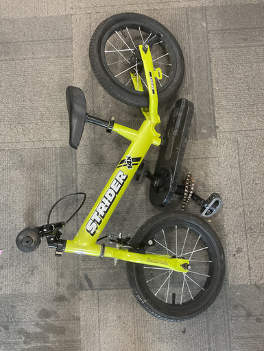 STRIDER 14x イエロー Used Strider 14X Balance Bike Boys Yellow 14