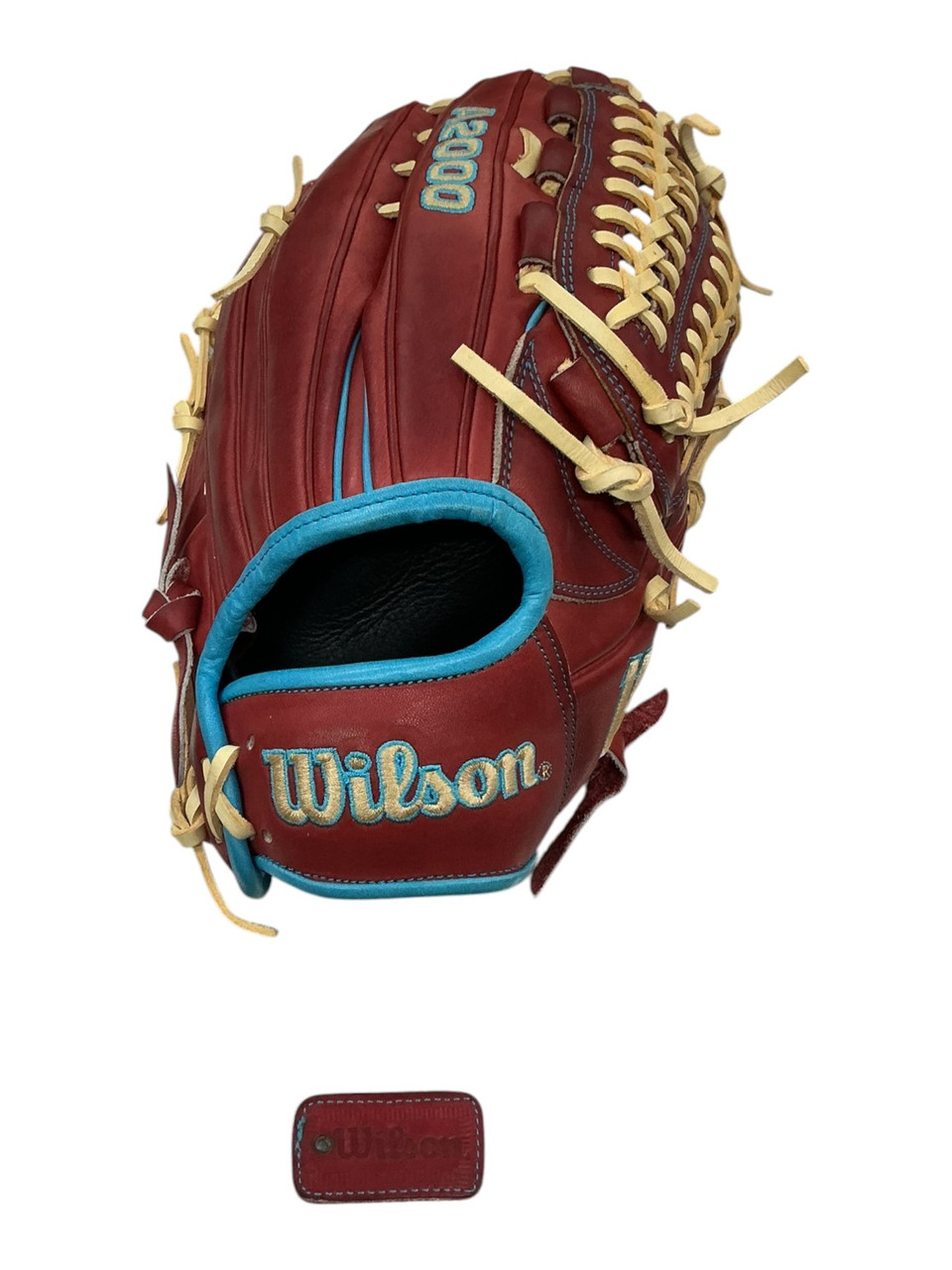 Wilson A2000 D33 Glove RH Throw Maroon 11 3/4"