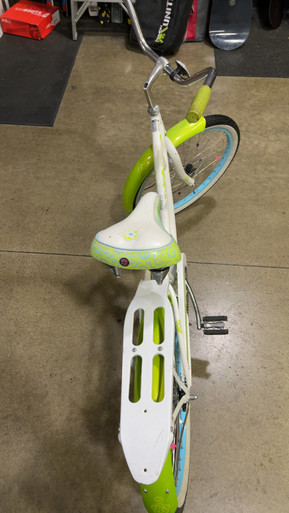 SCHWINN ビーチクルーザー 引き取り　湘南、県央エリア配達限定 Used Schwinn SANCTUARY Cruiser Bike Womens White 15-16