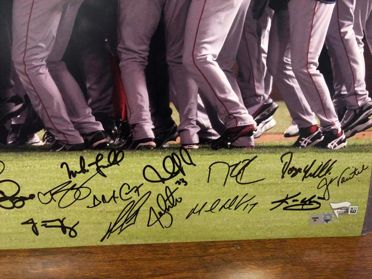 2008 World Series Champion Phillies Team Signed Photofile 16 x 20 Photo 32  Autographs ID: 5527 - Under the Radar Sports