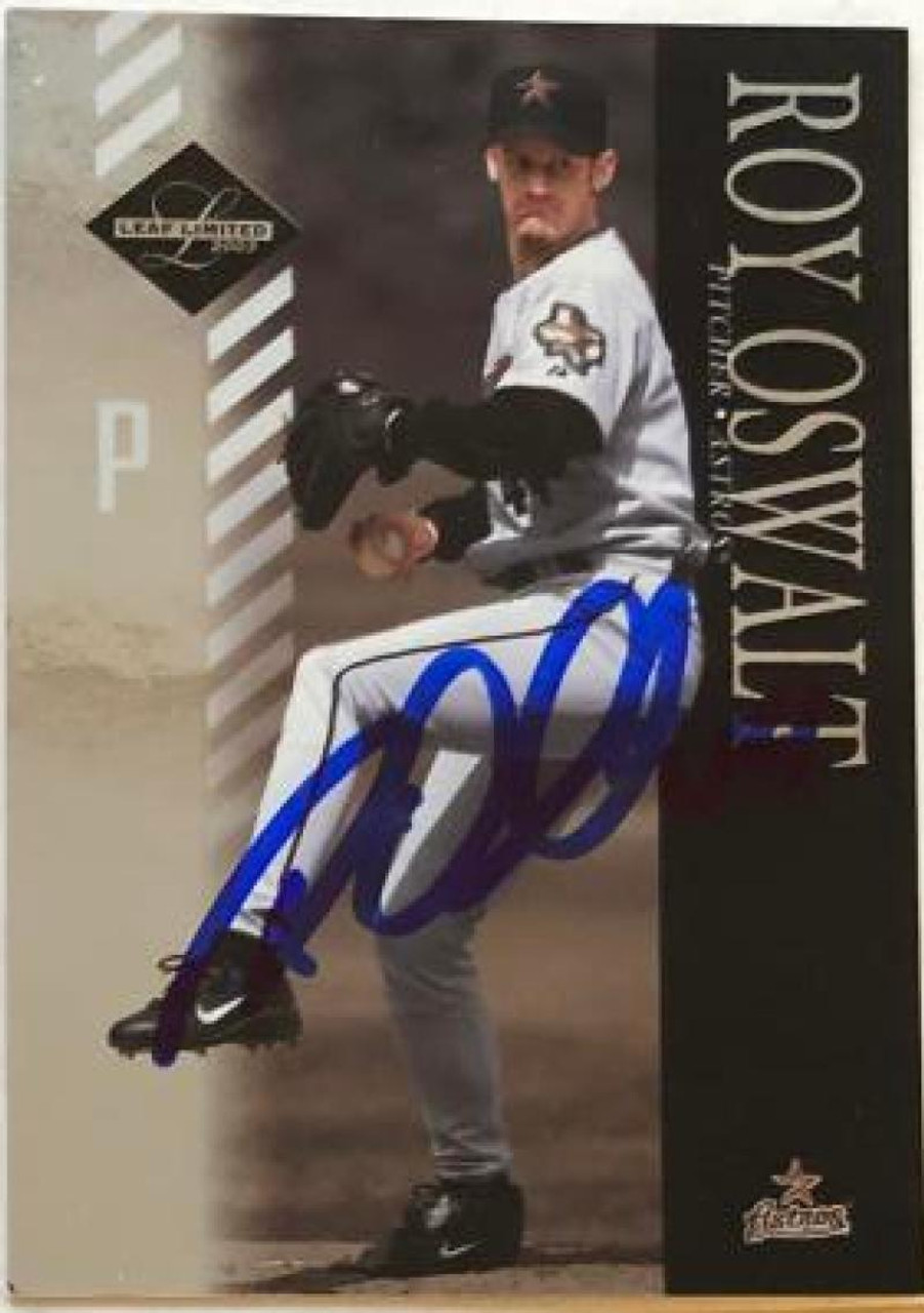 Roy Oswalt Autographed 2006 Fleer #26 - Under the Radar Sports