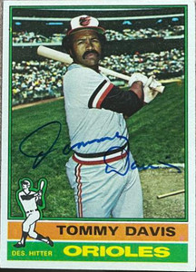 SOLD 156160 Tommy Davis Autographed 1976 Topps #149