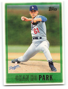 1999 Topps #166 Chan Ho Park VG Los Angeles Dodgers - Under the Radar Sports