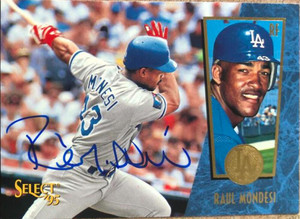 Raul Mondesi Autographed 1995 Score Select #103