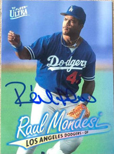 SOLD 118338 Raul Mondesi Autographed 1997 Fleer Ultra #220