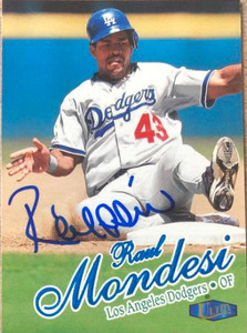 SOLD 118369 Raul Mondesi Autographed 1998 Fleer Ultra #35