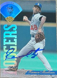 Ramon Martinez Autographed 1995 Leaf #104