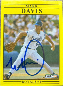Mark Davis Autographed 1991 Fleer #555