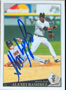 Alexei Ramirez Autographed 2009 Topps #156