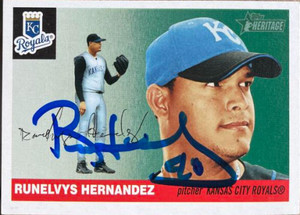 Runelvys Hernandez Autographed 2004 Topps Heritage #254