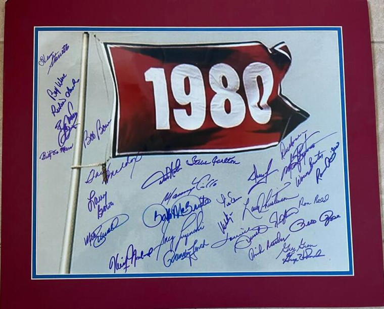 SOLD 914 1980 Phillies World Series Flag 16 x 20 signed by 31 players All Possible Living 