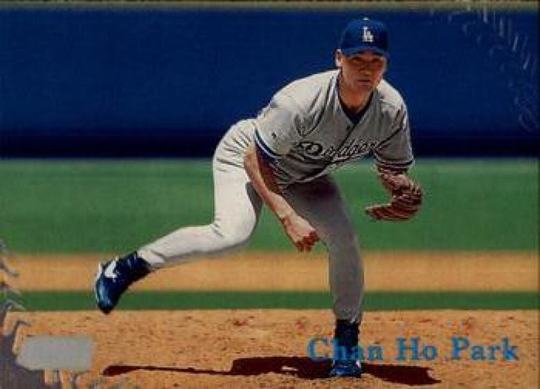 1998 Topps Stadium Club #45 Chan Ho Park NM-MT Los Angeles Dodgers 
