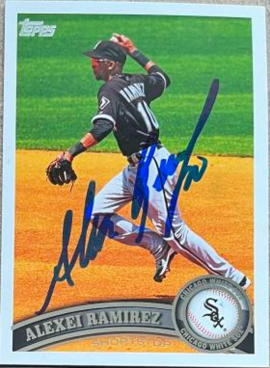 Alexei Ramirez Autographed 2011 Topps #261