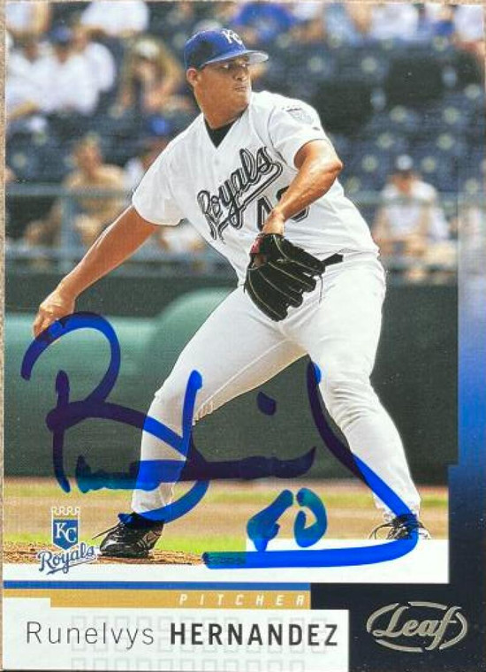 Runelvys Hernandez Autographed 2004 Leaf #45