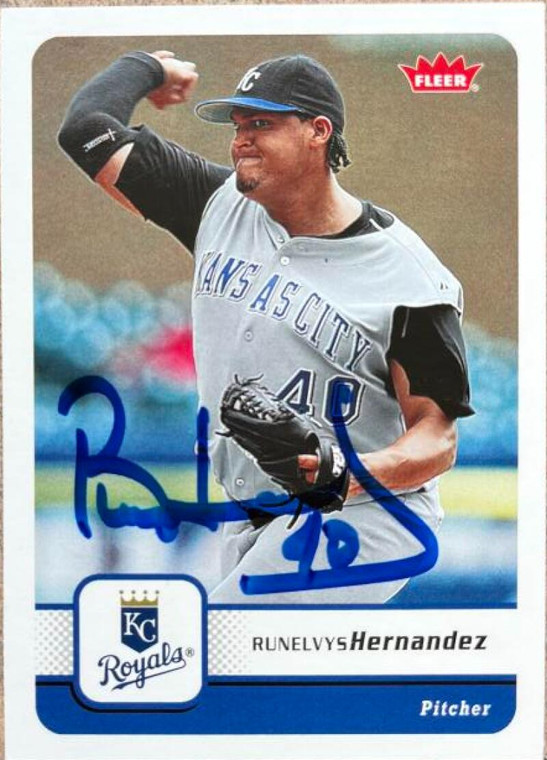 Runelvys Hernandez Autographed 2006 Fleer #341