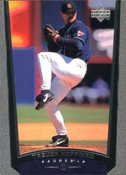 1999 Topps #105 Trevor Hoffman VG San Diego Padres - Under the