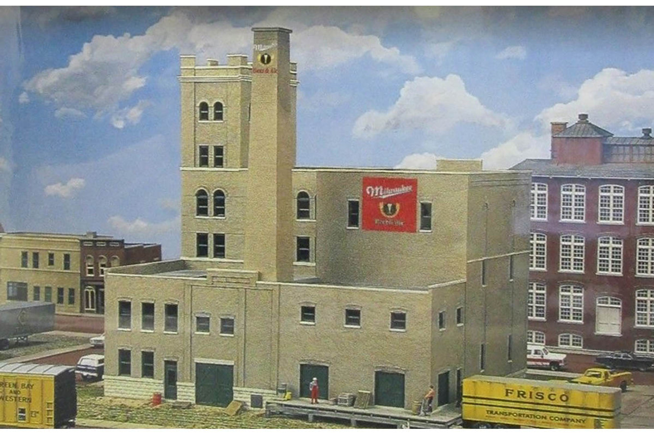 Walthers Cornerstone HO Scale Building/Structure Kit Milwaukee Beer and Ale