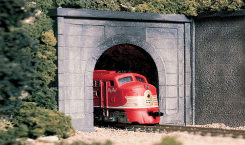 Woodland Scenics O Scale Concrete Tunnel Portal - 8-3/8 x 9"