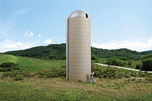 Walthers Cornerstone HO Scale Building/Structure Kit Concrete-Style Barn Silo