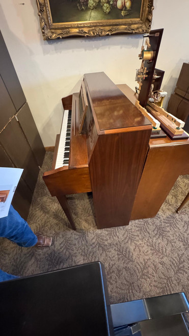 Used Yamaha M304T Upright Piano - Walnut Finish