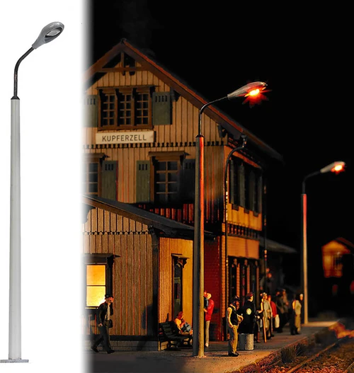 Busch HO Scale Streetlight/Concrete Mast/Teardrop Light Housing (Silver)