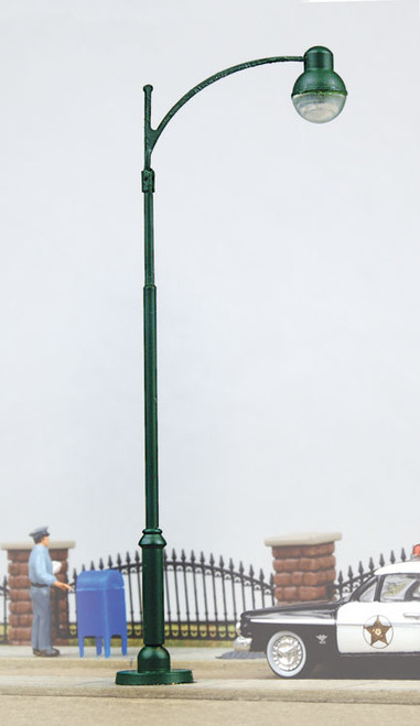 Walthers HO Scale Modern Tear-Drop Style Decorative Street Light (Operating)