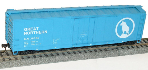 Accurail HO Scale Kit AAR 50' Riveted Plug-Door Box Car Great Northern/GN #36925