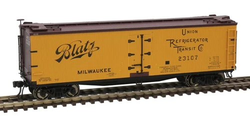 Atlas HO Scale 40' Wood Reefer (Beer Brand) Blatz #23116 (Yellow/Black)