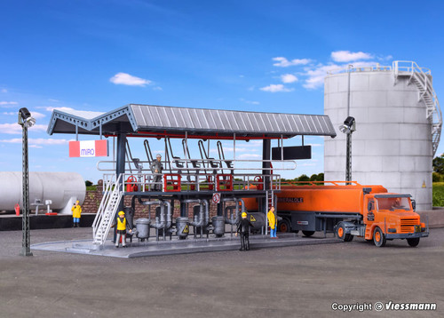 Kibri HO Scale Building/Structure Kit Fuel/Oil/Gas Distribution Filling Pumps