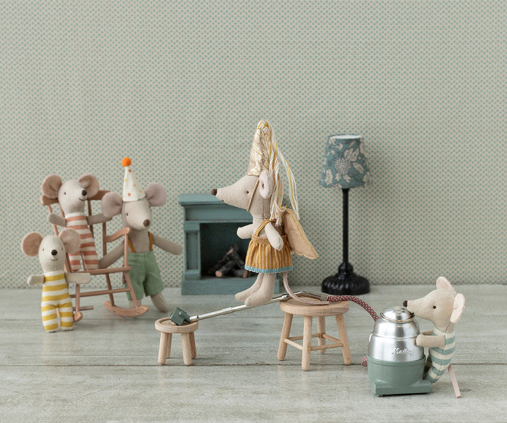 Fairy Clothes In Suitcase For Little Sister Mouse