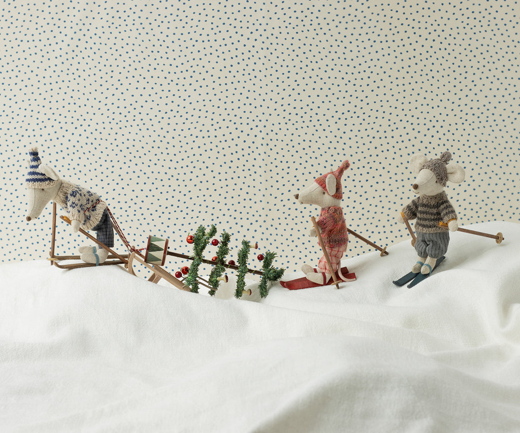 Winter Mouse wWth Ski Set - Big Sister (Rose)