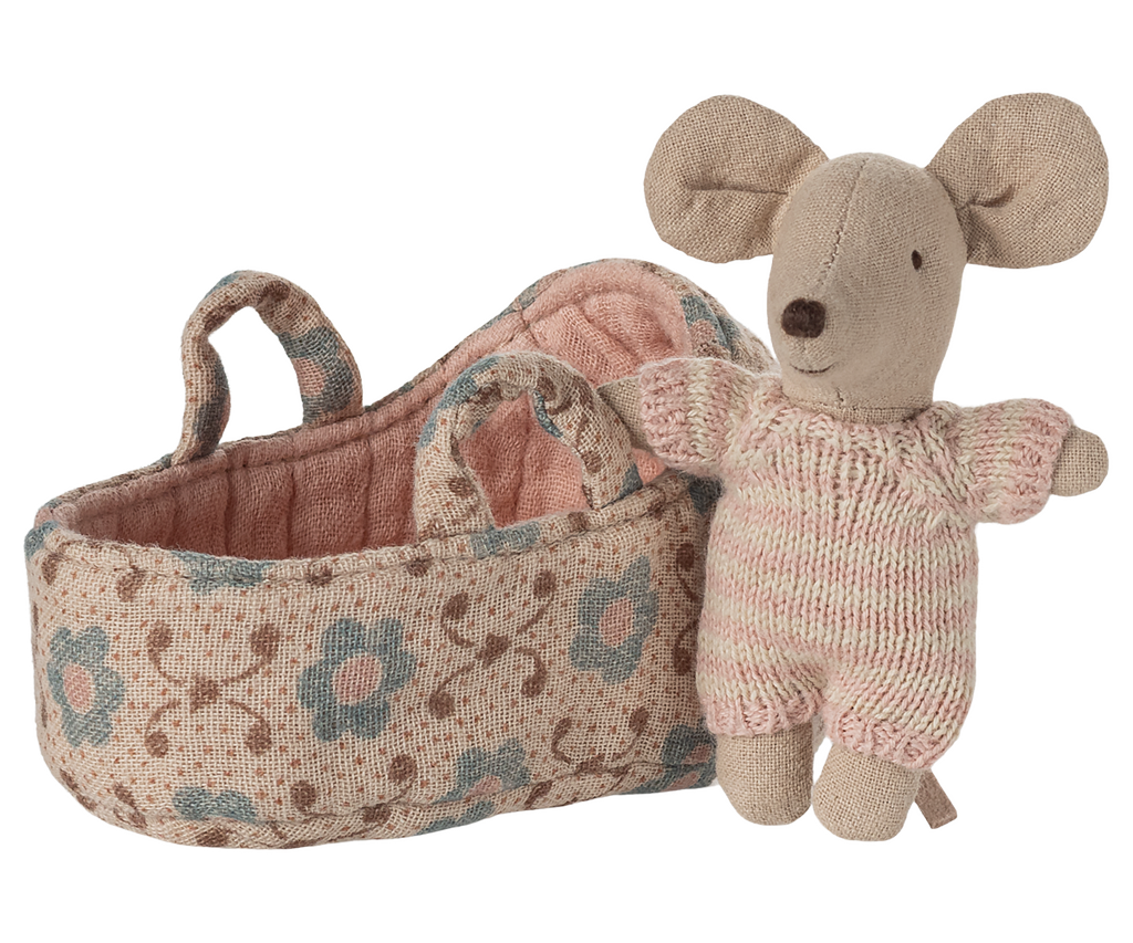 Baby Mouse In Carry Cot - Rose