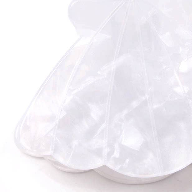 Pastel Pearlescent Shell Shaped Clamp