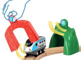 Smart Tech Railway - Engine with Action Tunnels - Brio